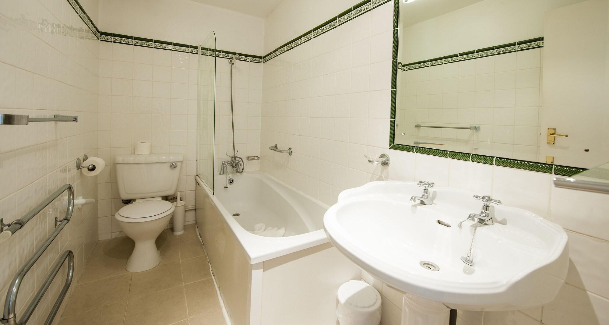 Albany Lions Hotel Eastbourne Dış mekan fotoğraf