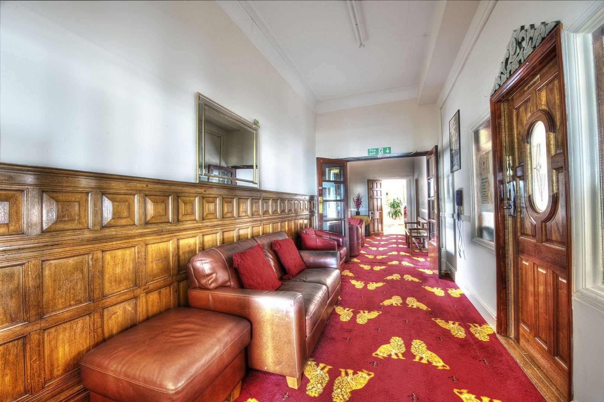 Albany Lions Hotel Eastbourne Dış mekan fotoğraf