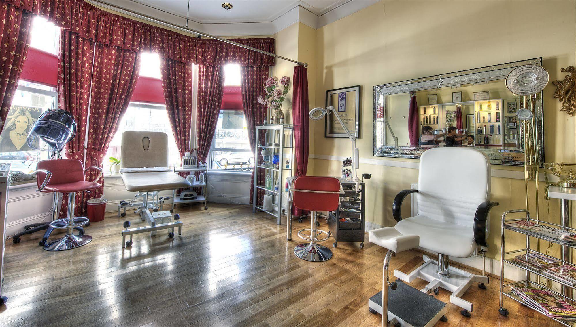 Albany Lions Hotel Eastbourne Dış mekan fotoğraf