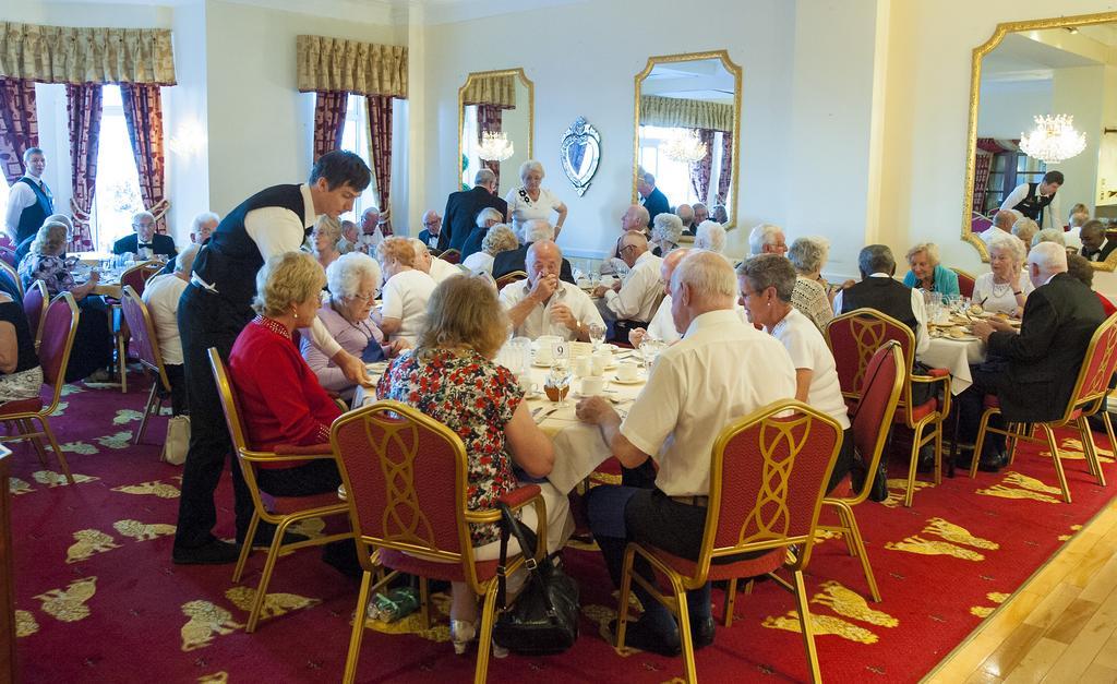 Albany Lions Hotel Eastbourne Dış mekan fotoğraf